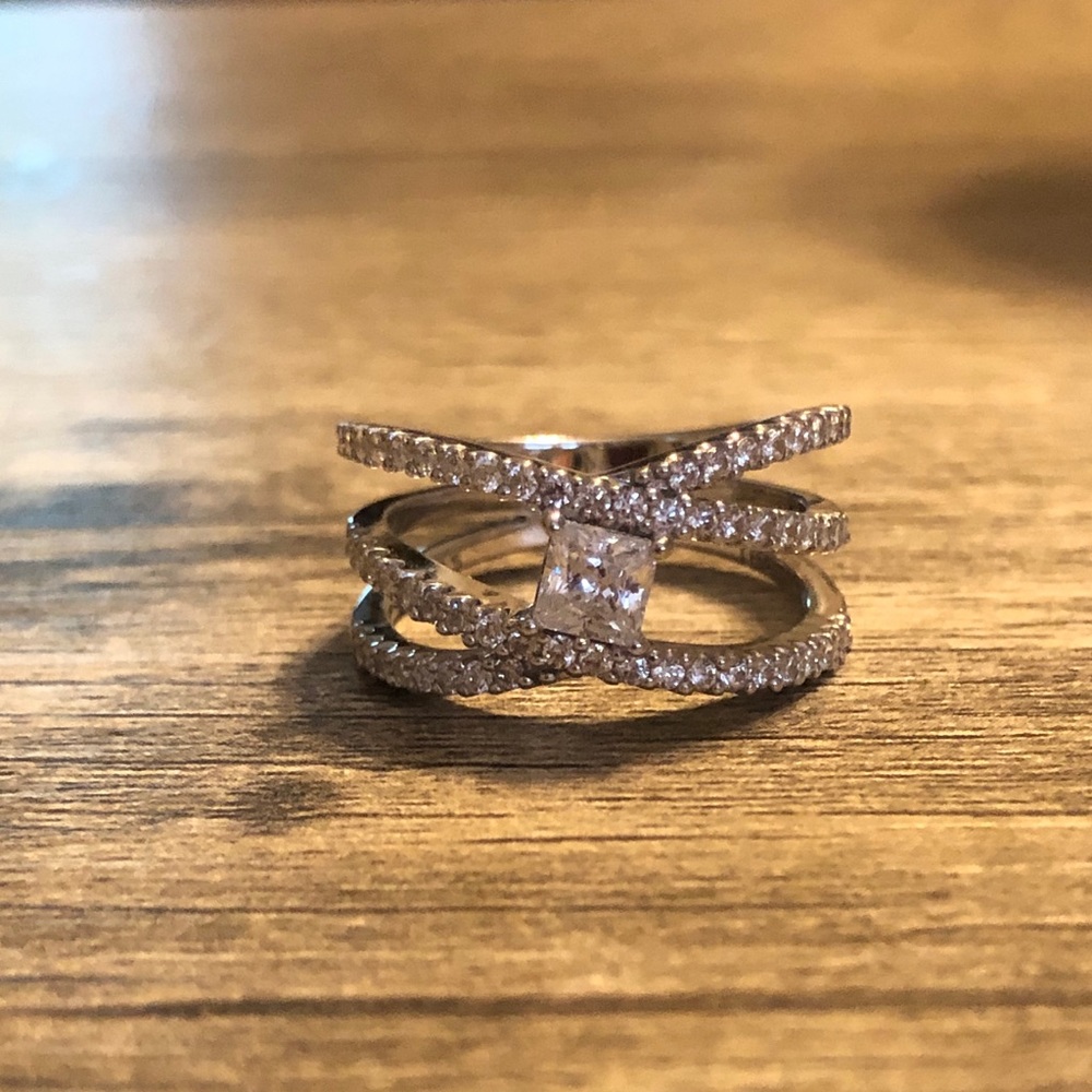 Sterling Silver Criss Cross Ring